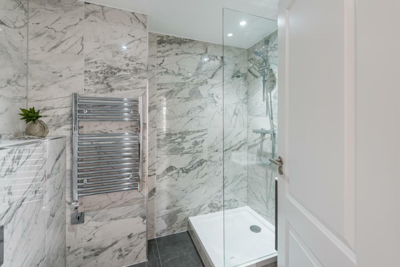 The Carlyle - Stunning Serviced Apartament